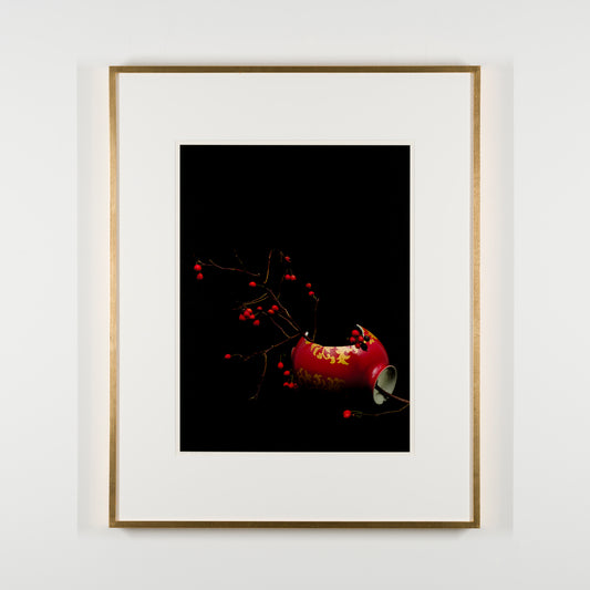 Underglaze gold peony arabesque vase