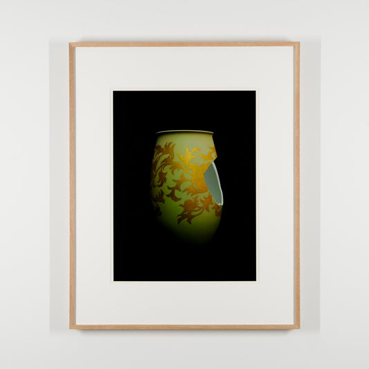 Underglaze gold peony arabesque pattern vase