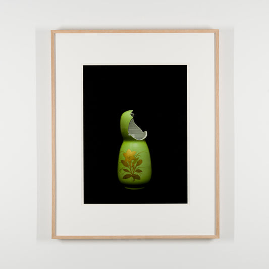 Gold glaze on the glaze, Kikue pattern, Sake bottle