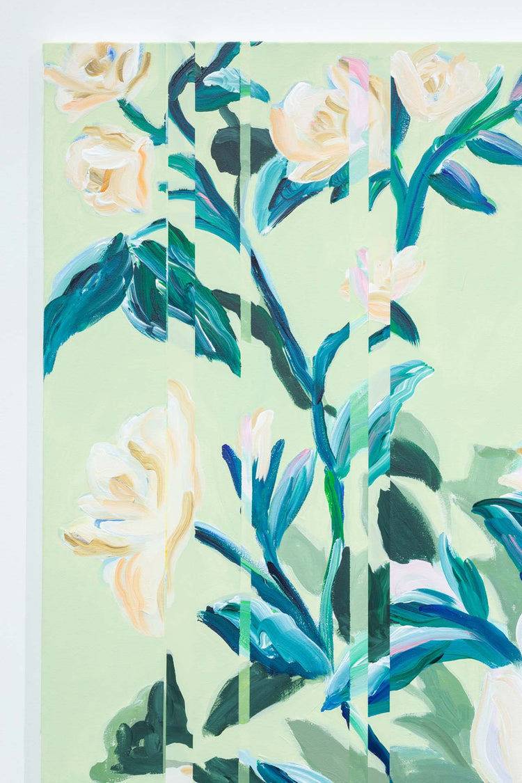 green back slipped white flowers