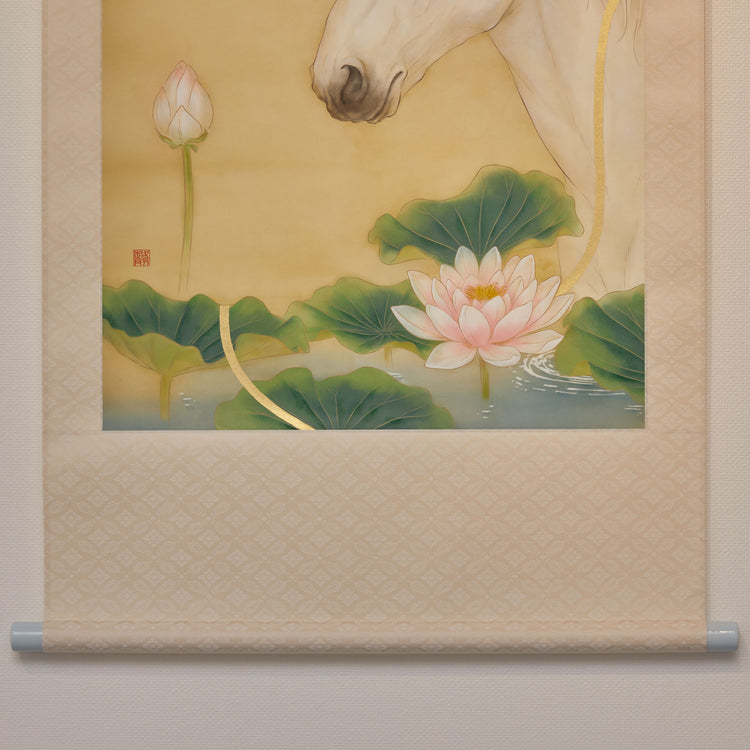 蓮池沐夢馬図