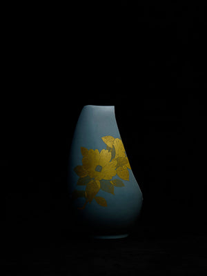 Flower vase with gold glaze and camellia motif