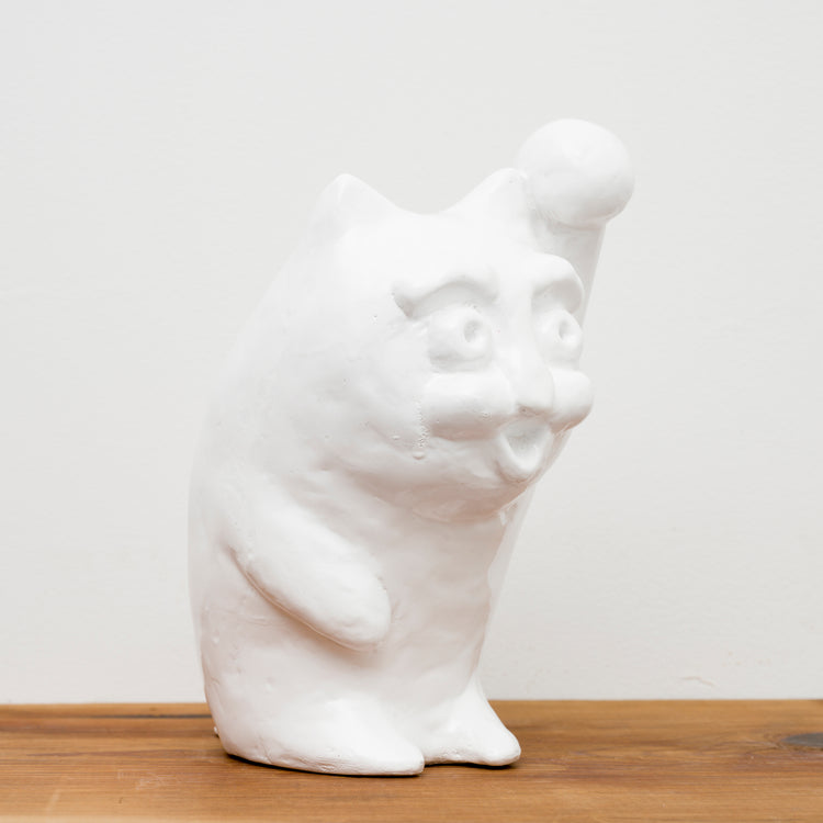 White Maneki-neko statue