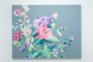 Gray back slipped flowers