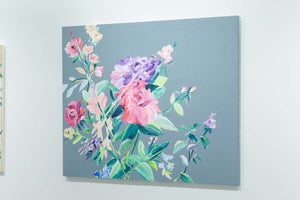 Gray back slipped flowers