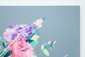 Gray back slipped flowers