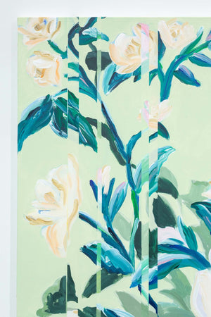 green back slipped white flowers