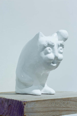 超白招き猫様立像