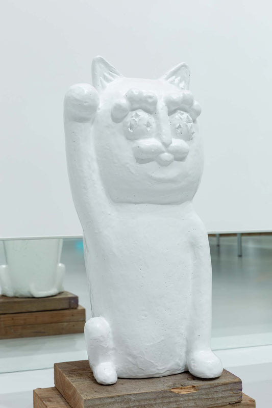 The beckoning cat that continues to pray for good fortune