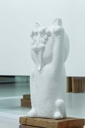The beckoning cat that keeps shouting good fortune