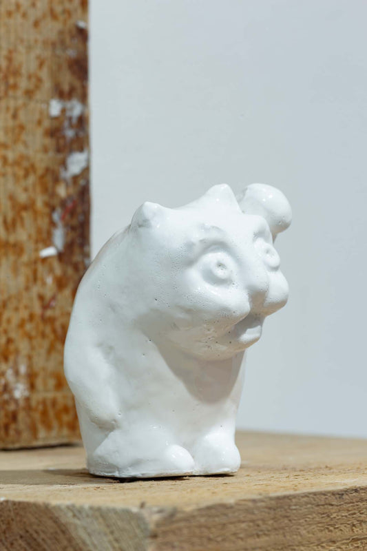 超白招き猫様立像